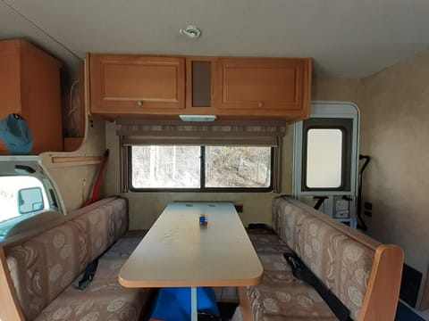 2008 Winnebago Access 31' Drivable vehicle in Edmonton