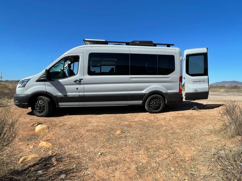 The Hiney Hauler is a 2022  Ford Transit that can be adjust to your needs! Cámper in Chula Vista