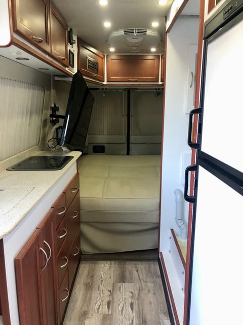 [For Sale] 2013 Great West Legend EX Drivable vehicle in Spokane Valley