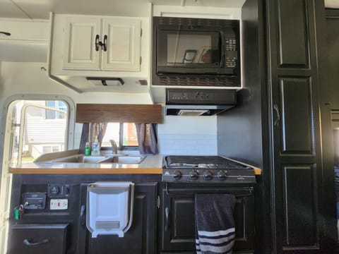 Thor Fourwinds 26ft Motorhome Drivable vehicle in Lompoc