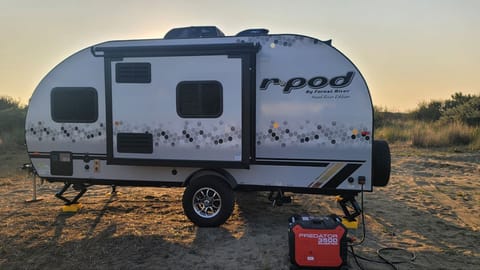 2021 R-Pod 180 Hood River Edition Towable trailer in Willamette Valley