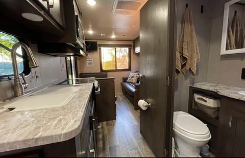 Kozy Kamper, sleeps 5 and is pet-friendly Towable trailer in Shakopee