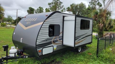 Premier Rentals 2022 Forest River Aurora 18BHS Towable trailer in Lehigh Acres