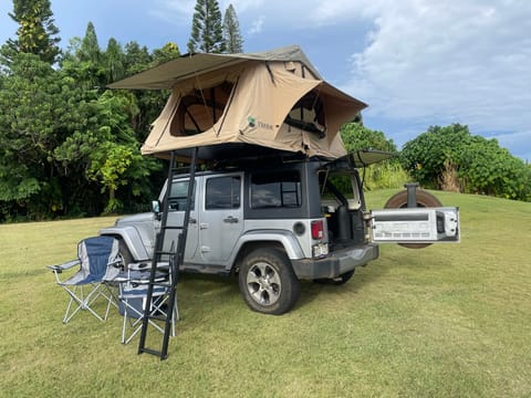 2016 Silver Jeep wrangler Drivable vehicle in Lihue
