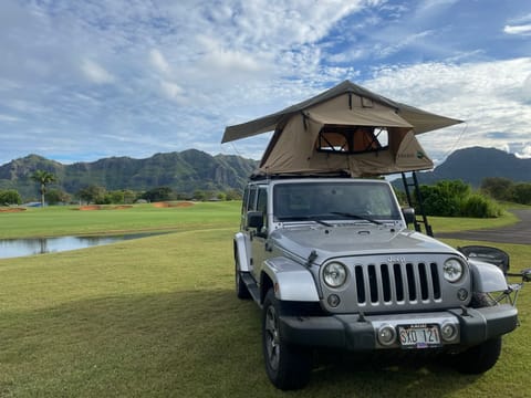2016 Silver Jeep wrangler Drivable vehicle in Lihue