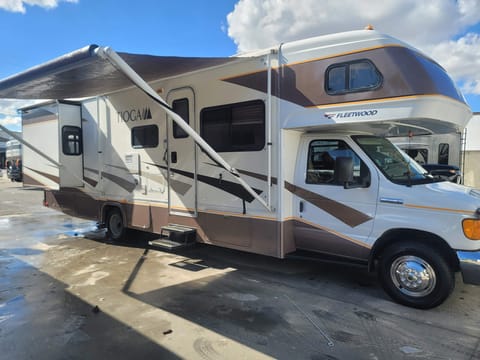 2007 Fleetwood Tioga 31m Class C Drivable vehicle in Lakewood