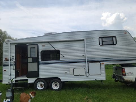 Couple's get away - Fleetwood Nomad Fifth Wheel