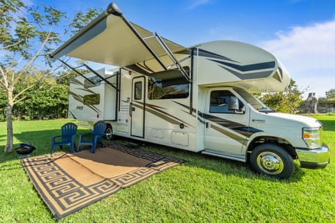 Jolly Roger 2019 Jayco Redhawk 31xl motorhome Drivable vehicle in Everglades