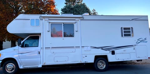 Country Squire for Hire 2001 Shasta Cheyenne Drivable vehicle in Ashland
