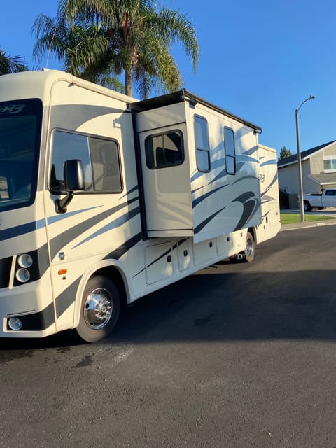 Family friendly 2021 FR3 Class A Drivable vehicle in Chino
