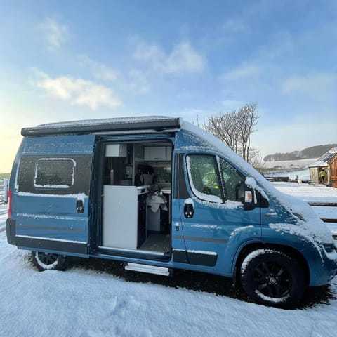 Side Image of the Hymer 540 Free 
