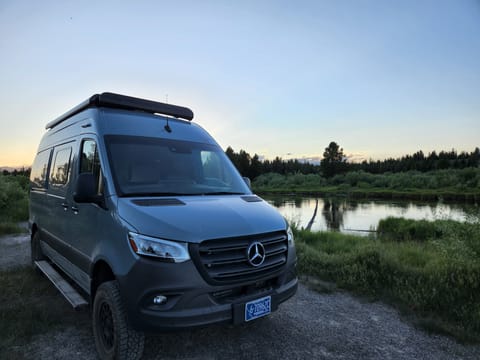 4WD Winnebago REVEL "Rosie" Yellowstone, Teton and Glacier Drivable vehicle in Belgrade