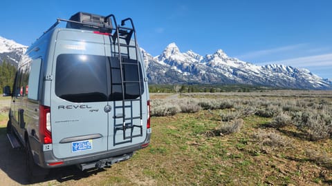 4WD Winnebago REVEL "Rosie" Yellowstone, Teton and Glacier Drivable vehicle in Belgrade