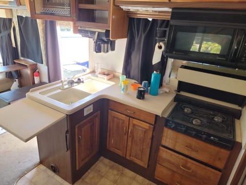 2000 National RV Tropi-Cal (UPGRADED) Drivable vehicle in Fresno