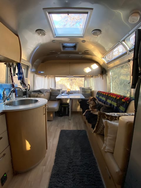 Delivery included. 2016 Airstream 25fb Tráiler remolcable in Ashland
