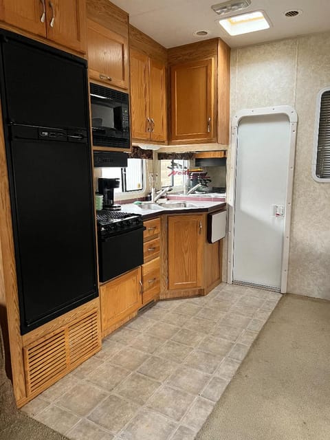 2006 Holiday Rambler Next Level Towable trailer in Bloomfield