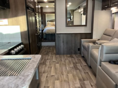 2020 Jayco "Greyhawk" Low Deposit & Dumping included! Don't Wait Book Now!! Véhicule routier in Moreno Valley