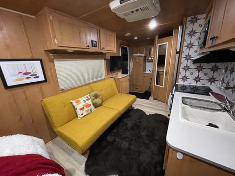 Retro 189R Glamping Attention Getter! Towable trailer in Redondo Beach