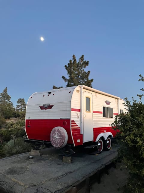 Glamping in the Ángeles National Forest 