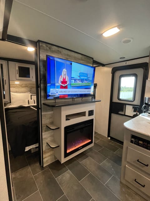 New Luxury Modern Rv 2022! We deliver it , pick it up and set up everything Rimorchio trainabile in Poinciana