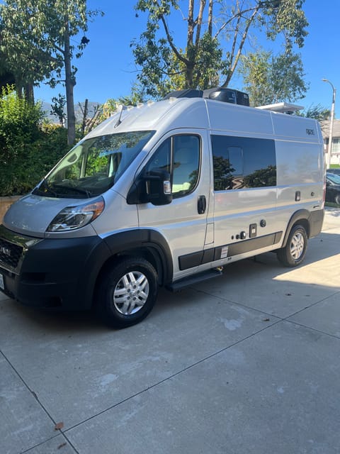 Brand New - Pet Friendly Thor Rize 18M Drivable vehicle in Rancho Cucamonga