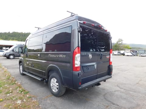 2022 Dodge 1500 Conversion Van Drivable vehicle in Belgrade