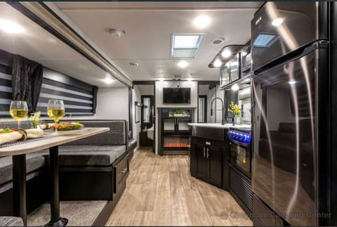 GREY WOLF  LUXURY CAMPER ~ SLEEPS 8 DELIVERY & SETUP!~ Towable trailer in North Attleborough