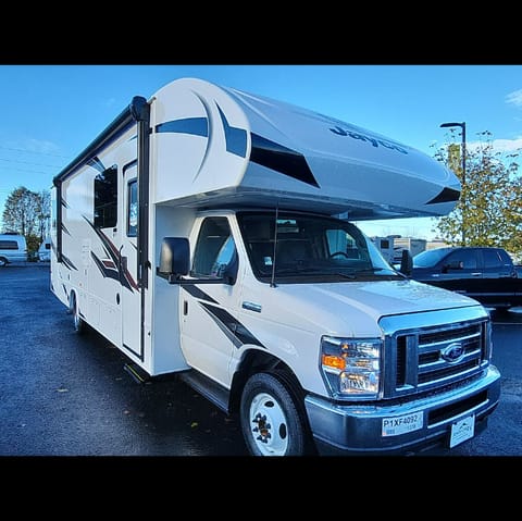 This RV Drives So easy, You will forget you are in an RV.
