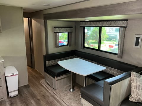 2022 Forest River Coachmen Catalina Legacy - Delivery Only Towable trailer in Ocean Pines