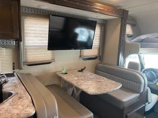 2018 Thor Freedom Elite-AirRvLLC Drivable vehicle in Fishers