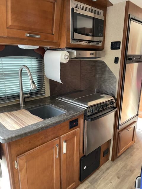 2018 Lance 2185 Travel Trailer Towable trailer in Bellevue