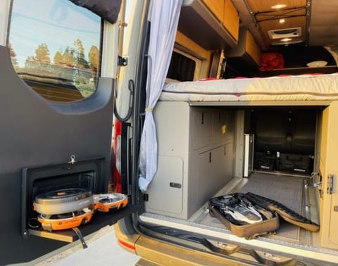 2021 Mercedes sprinter ***SITS 5, SLEEPS 5, HOLDS 5 BIKES, FULLY OFF GRID Campervan in Capitola