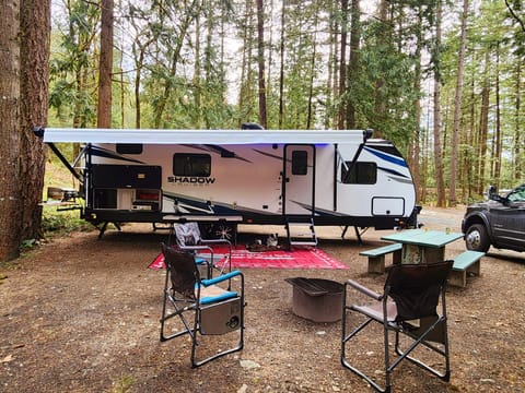 Adventure awaits with all the comforts of home in our 2022 Shadow Cruiser Ziehbarer Anhänger in Chilliwack