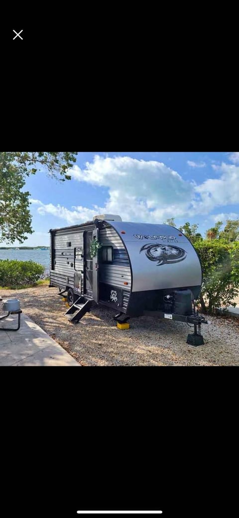 LUXURY WOLF PUP ~ SLEEPS 5 DELIVERY & SETUP!~ Towable trailer in North Attleborough