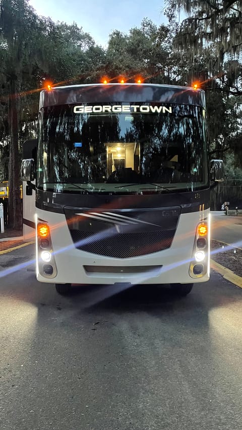 2021 Georgetown GT5 - 2 baths / sleeps 6 Vehículo funcional in Bay Pines