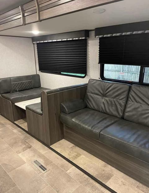 2021 Dutchmen Kodiak SE Towable trailer in DeLand