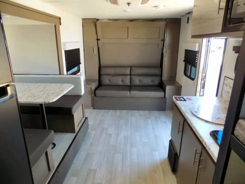 2022 KZ Escape SUPER CUTE RV Towable trailer in Buckeye