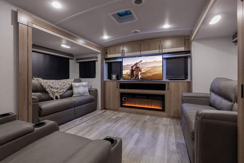 2021 Grand Design Imagine Towable trailer in Inver Grove Heights