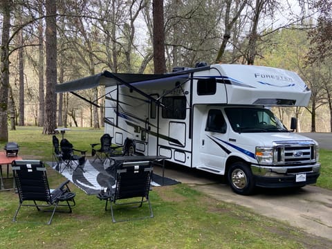 2023 Forester Classic 32' Class C Motorhome "Veronica" Drivable vehicle in Medford