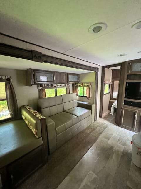 2018 Coachmen Apex Towable trailer in Everett