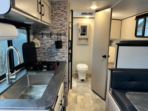 2021 Coachmen Apex Nano Bunkhouse Travel Trailer Towable trailer in Glendale