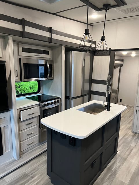 2022 Sprinter 40- Rate includes Delivery and Insurance* Towable trailer in New Braunfels