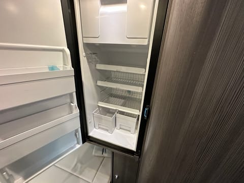 2021 Airstream Interstate 19 4x4 Drivable vehicle in Pleasanton