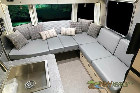 2020 AIRSTREAM FLYING CLOUD 27FB Tráiler remolcable in Paine Lake Stickney