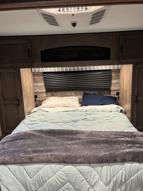 Family and Pet Friendly, Spacious, Sleeps 8+, 2022 Venture Stratus Tráiler remolcable in Wildwood
