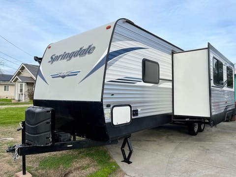 J&B’s Keystone Springdale Towable trailer in Hanford
