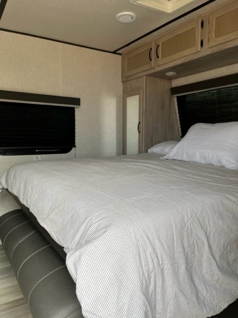 2021 Coachmen Spirit XTR 2146 BHX Towable trailer in Goodyear