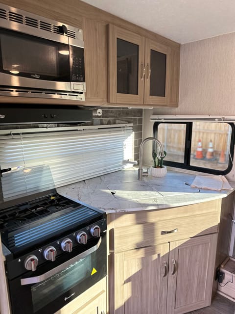 Freeda the Travel Trailer (Travel Light Edition)*Sleeps up to 6 Guests* Towable trailer in Apple Valley