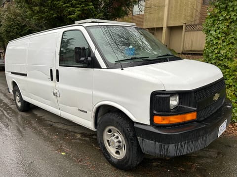 Vincent is not a young van - he has a few scuffs and scrapes! But he is very healthy under the hood.