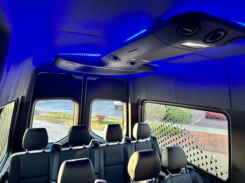 Mercedes Benz Brand New 2500 Sprinter 12 Passanger Van High roof 144" Drivable vehicle in Doral